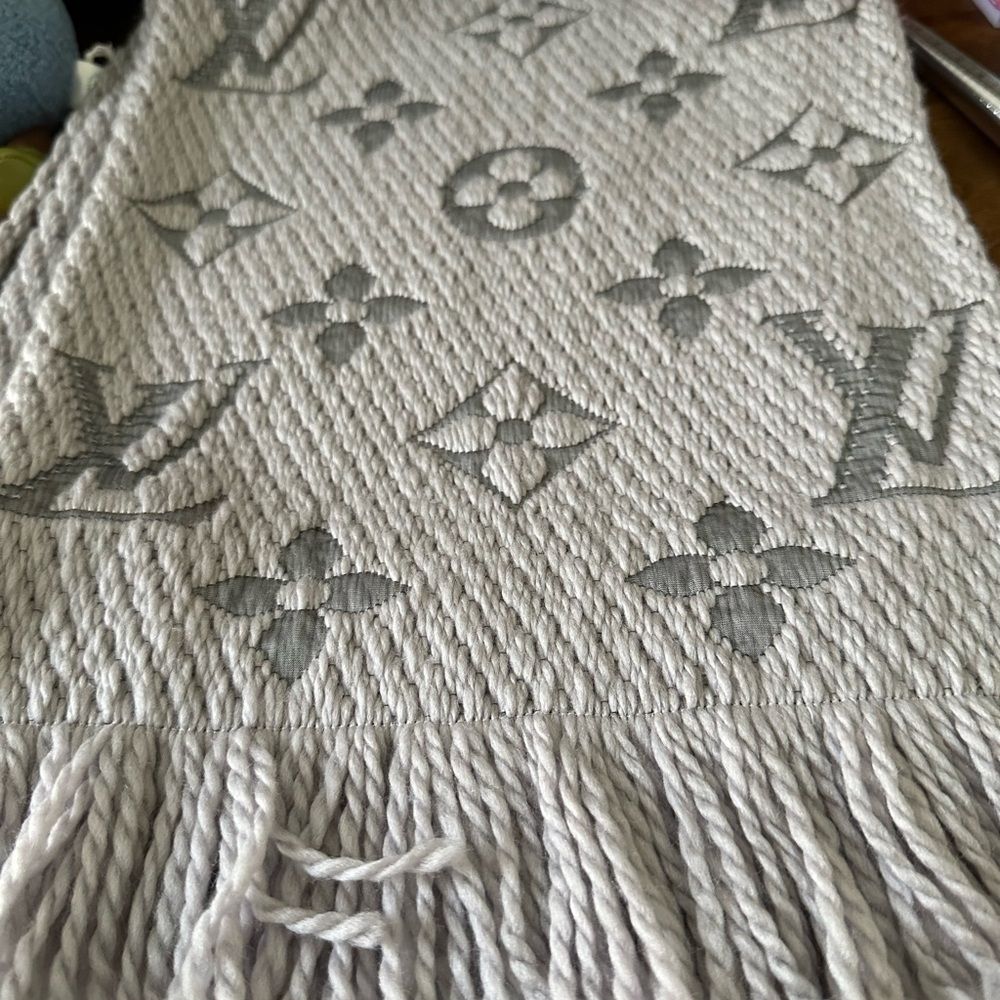 Louis Vuitton Gray Wool Silk Scarf